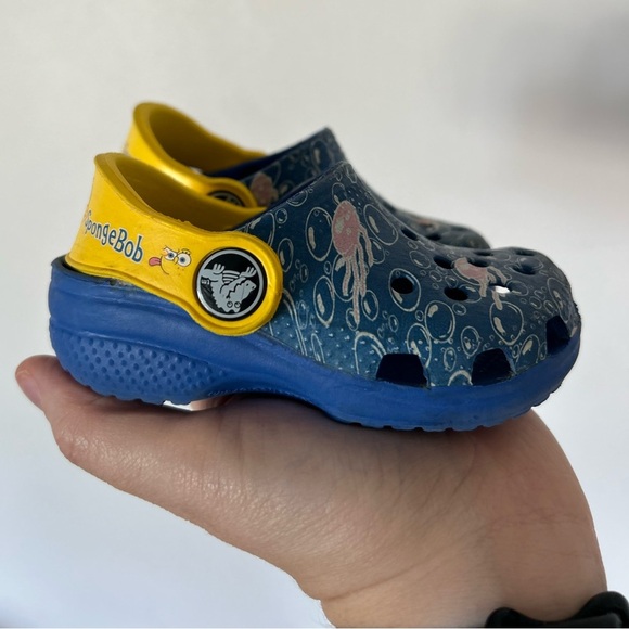 SpongeBob Crocs Size 4/5 - Picture 4 of 7